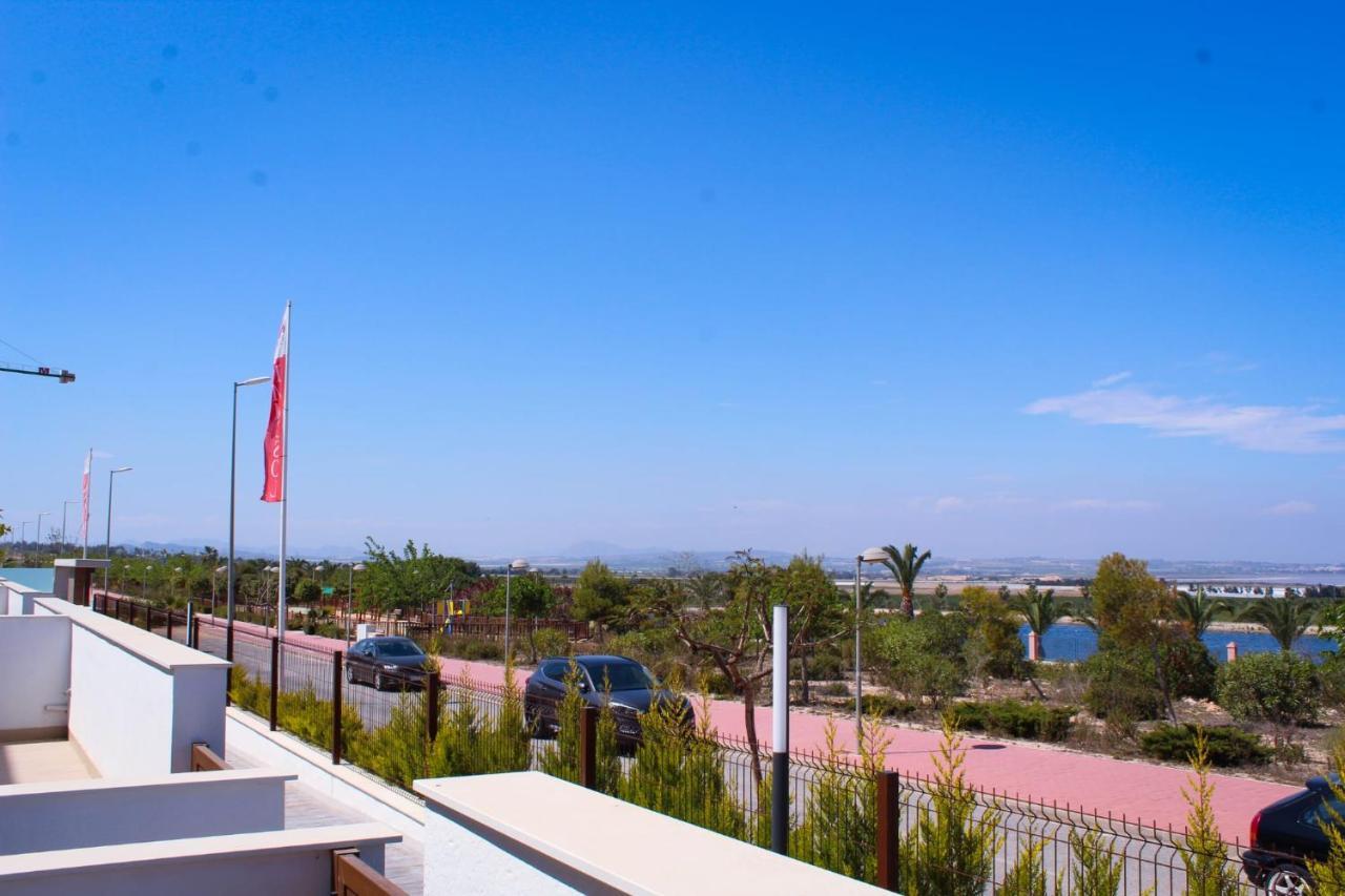 Beautiful Condo In Laguna Beach Resort Overlooking Laguna Rosa In Torrevieja With 2 Bedrooms And 2 Bathrooms Luaran gambar